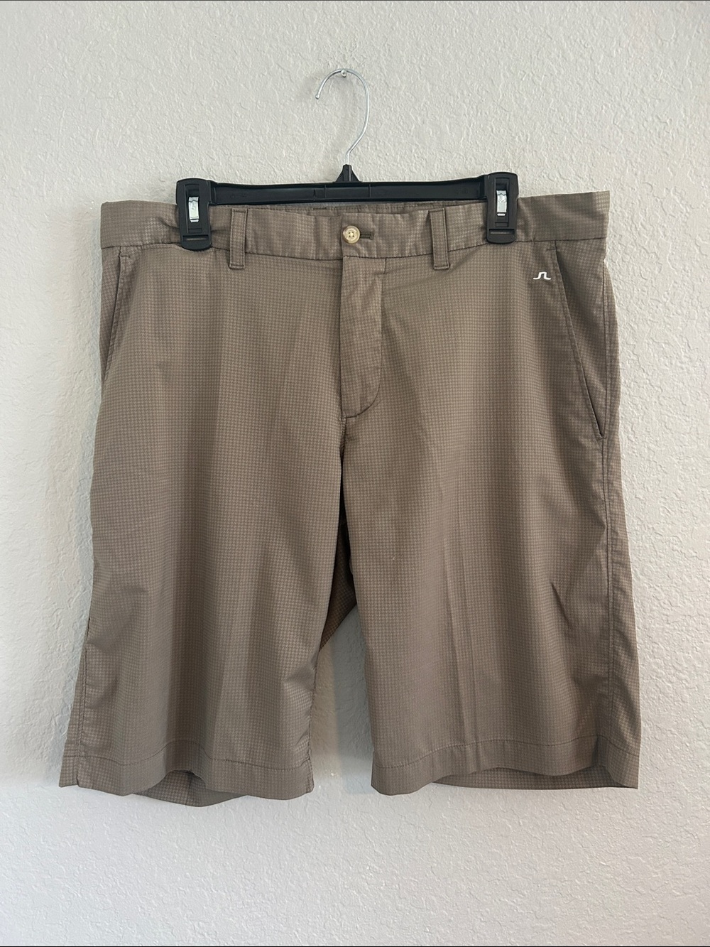 J.Lindeberg Men's Light Brown Flat Front Shorts
